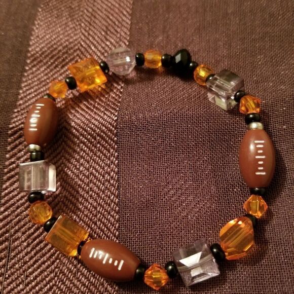 Handmade Football bracelet - Picture 3 of 8